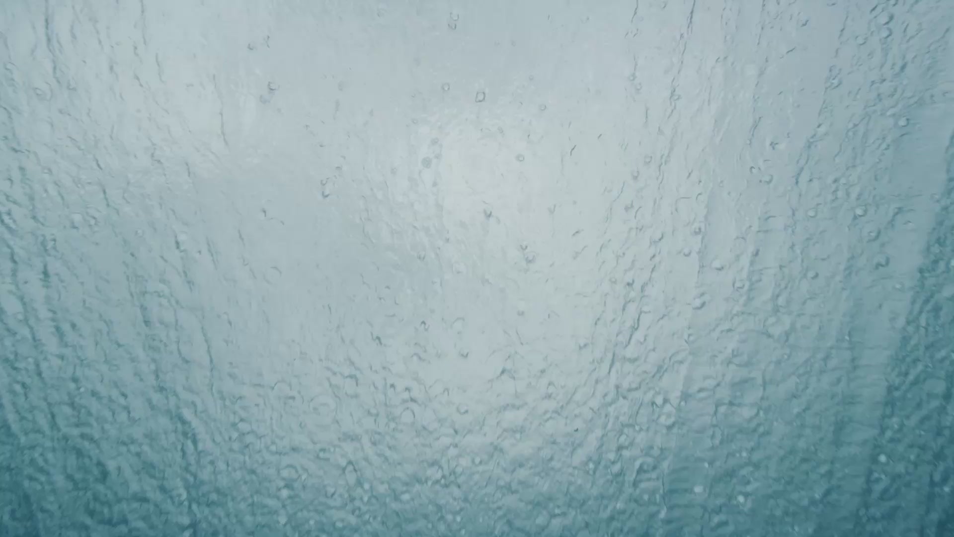 Video laden: Cabeau's funds plastic collection for cleaner oceans through partnership with CleanHub